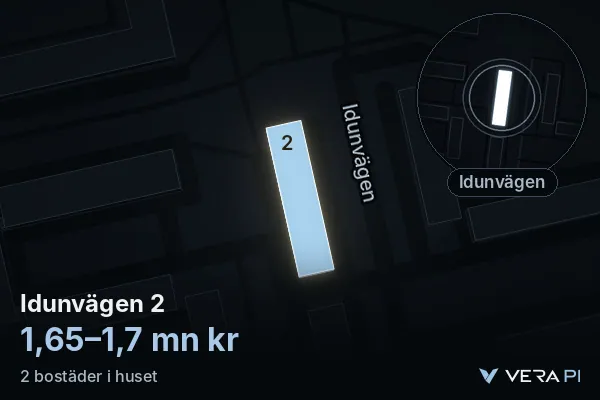 VERA PI:s bild av Idunvägen 2: huset i 3D, upplyst i blått, och kartan runt omkring