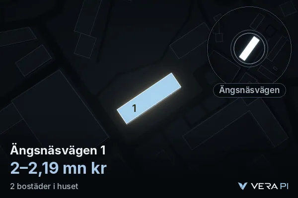 VERA PI:s bild av Ängsnäsvägen 1: huset i 3D, upplyst i blått, och kartan runt omkring