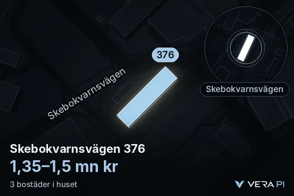 VERA PI:s bild av Skebokvarnsvägen 376: huset i 3D, upplyst i blått, och kartan runt omkring
