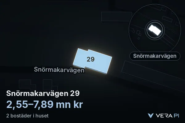 VERA PI:s bild av Snörmakarvägen 29: huset i 3D, upplyst i blått, och kartan runt omkring