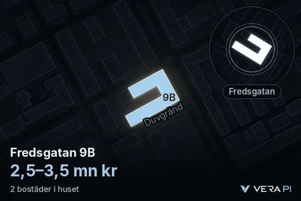 VERA PI:s bild av Fredsgatan 9B: huset i 3D, upplyst i blått, och kartan runt omkring