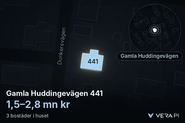 VERA PI:s bild av Gamla Huddingevägen 441: huset i 3D, upplyst i blått, och kartan runt omkring