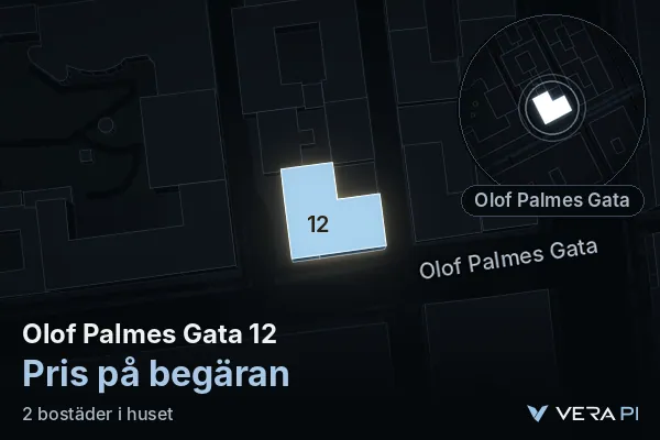 VERA PI:s bild av Olof Palmes Gata 12: huset i 3D, upplyst i blått, och kartan runt omkring