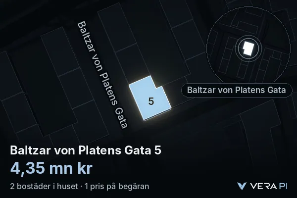 VERA PI:s bild av Baltzar von Platens Gata 5: huset i 3D, upplyst i blått, och kartan runt omkring