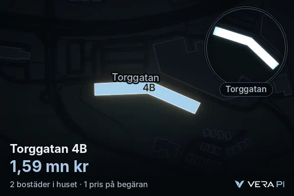 VERA PI:s bild av Torggatan 4B: huset i 3D, upplyst i blått, och kartan runt omkring