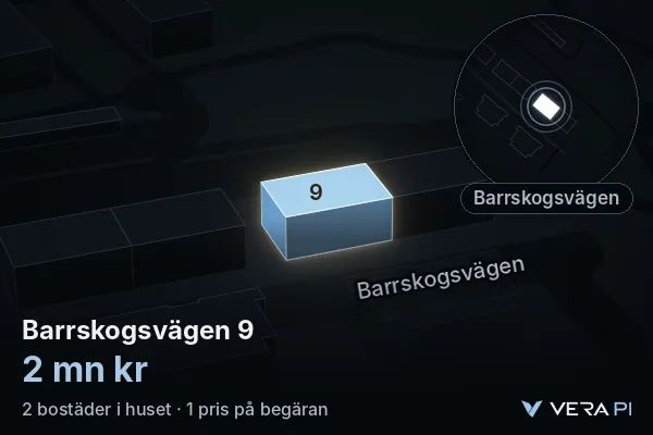 VERA PI:s bild av Barrskogsvägen 9: huset i 3D, upplyst i blått, och kartan runt omkring
