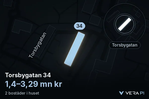 VERA PI:s bild av Torsbygatan 34: huset i 3D, upplyst i blått, och kartan runt omkring