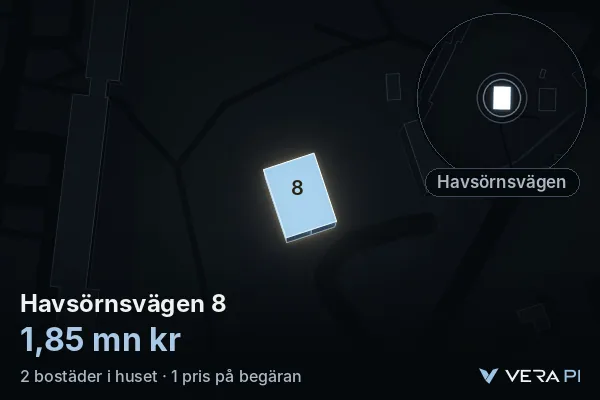 VERA PI:s bild av Havsörnsvägen 8: huset i 3D, upplyst i blått, och kartan runt omkring