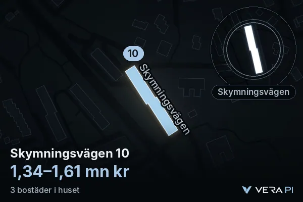 VERA PI:s bild av Skymningsvägen 10: huset i 3D, upplyst i blått, och kartan runt omkring