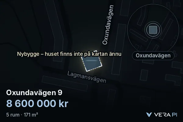 VERA PI:s bild av Oxundavägen 9: huset i 3D, upplyst i blått, och kartan runt omkring