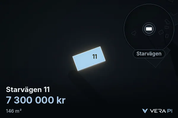 VERA PI:s bild av Starvägen 11: huset i 3D, upplyst i blått, och kartan runt omkring
