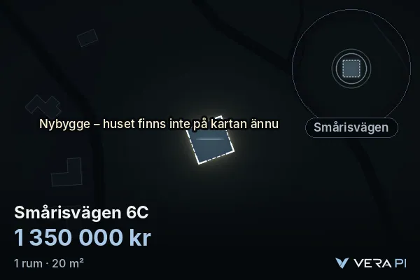 VERA PI:s bild av Smårisvägen 6C: huset i 3D, upplyst i blått, och kartan runt omkring