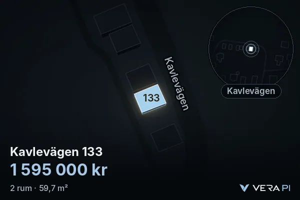 VERA PI:s bild av Kavlevägen 133: huset i 3D, upplyst i blått, och kartan runt omkring