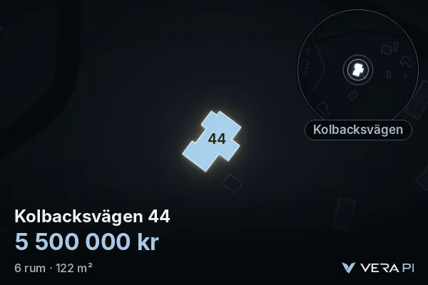 VERA PI:s bild av Kolbacksvägen 44: huset i 3D, upplyst i blått, och kartan runt omkring