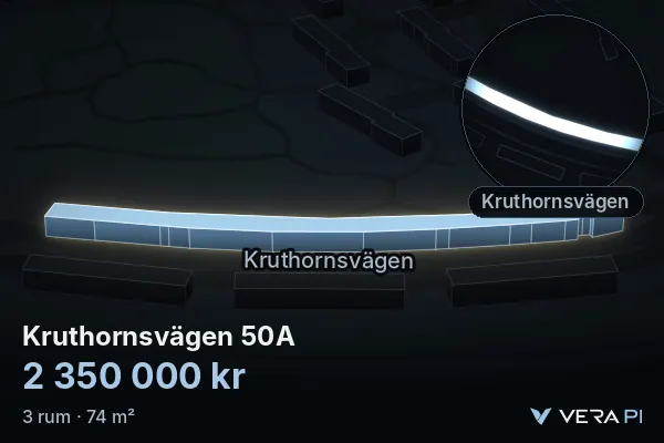 VERA PI:s bild av Kruthornsvägen 50A: huset i 3D, upplyst i blått, och kartan runt omkring