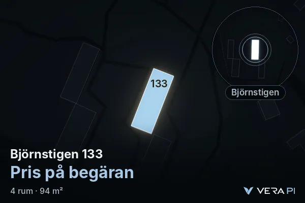 VERA PI:s bild av Björnstigen 133: huset i 3D, upplyst i blått, och kartan runt omkring