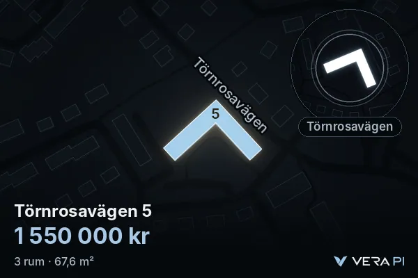 VERA PI:s bild av Törnrosavägen 5: huset i 3D, upplyst i blått, och kartan runt omkring