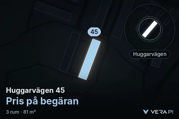 VERA PI:s bild av Huggarvägen 45: huset i 3D, upplyst i blått, och kartan runt omkring