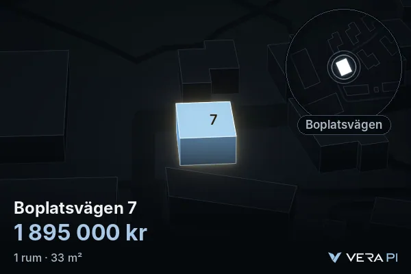 VERA PI:s bild av Boplatsvägen 7: huset i 3D, upplyst i blått, och kartan runt omkring