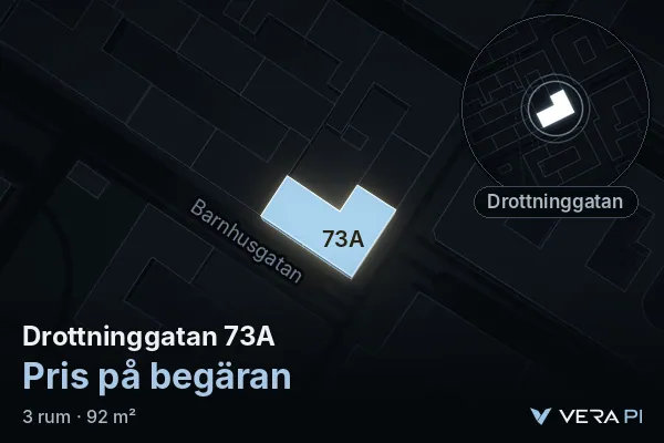VERA PI:s bild av Drottninggatan 73A: huset i 3D, upplyst i blått, och kartan runt omkring