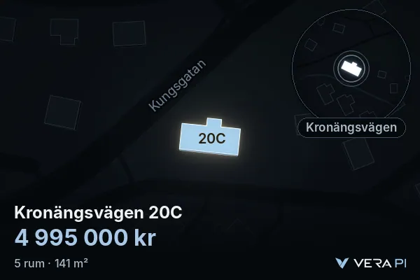 VERA PI:s bild av Kronängsvägen 20C: huset i 3D, upplyst i blått, och kartan runt omkring