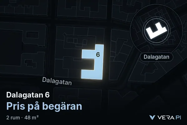 VERA PI:s bild av Dalagatan 6: huset i 3D, upplyst i blått, och kartan runt omkring