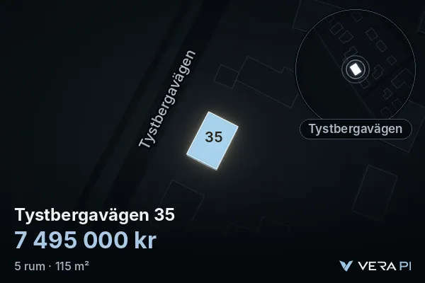 VERA PI:s bild av Tystbergavägen 35: huset i 3D, upplyst i blått, och kartan runt omkring