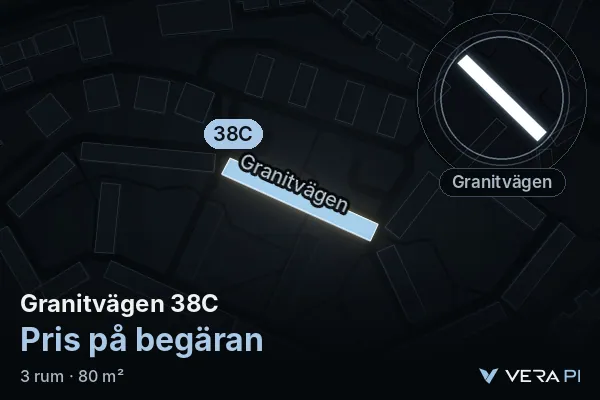 VERA PI:s bild av Granitvägen 38C: huset i 3D, upplyst i blått, och kartan runt omkring