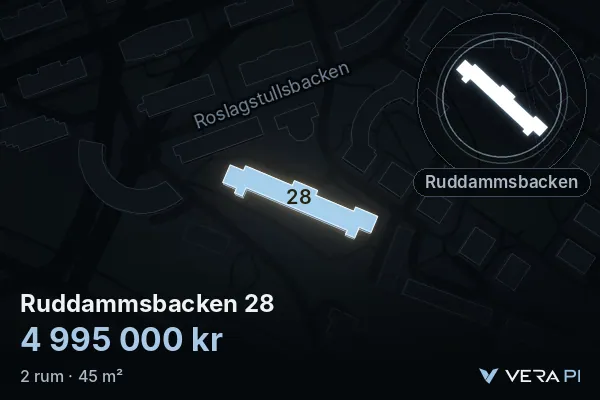 VERA PI:s bild av Ruddammsbacken 28: huset i 3D, upplyst i blått, och kartan runt omkring