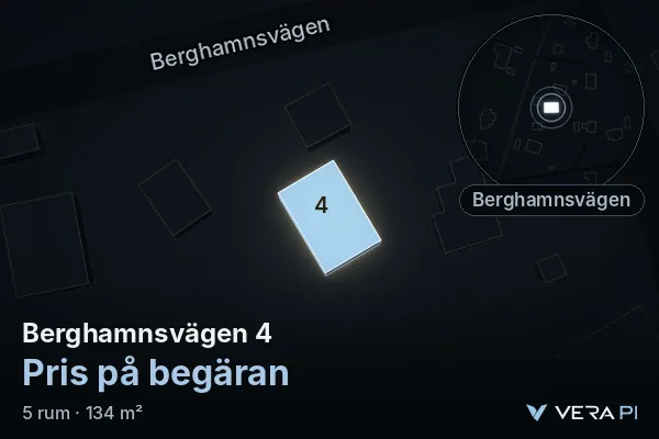 VERA PI:s bild av Berghamnsvägen 4: huset i 3D, upplyst i blått, och kartan runt omkring