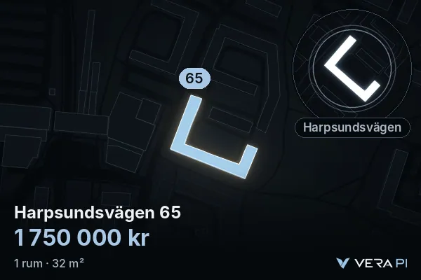 VERA PI:s bild av Harpsundsvägen 65: huset i 3D, upplyst i blått, och kartan runt omkring