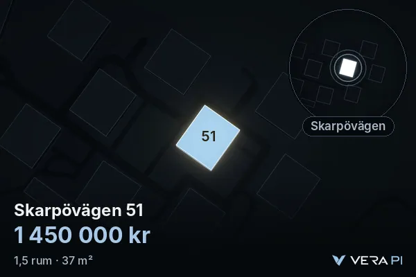 VERA PI:s bild av Skarpövägen 51: huset i 3D, upplyst i blått, och kartan runt omkring