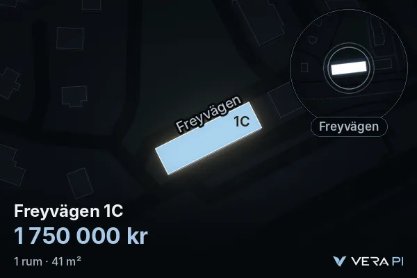 VERA PI:s bild av Freyvägen 1C: huset i 3D, upplyst i blått, och kartan runt omkring