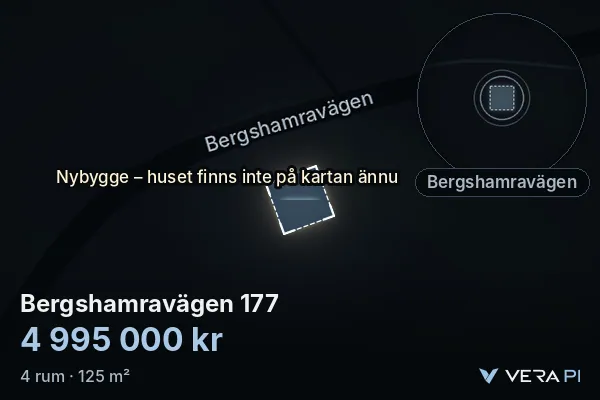 VERA PI:s bild av Bergshamravägen 177: huset i 3D, upplyst i blått, och kartan runt omkring