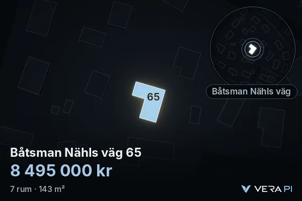 VERA PI:s bild av Båtsman Nähls väg 65: huset i 3D, upplyst i blått, och kartan runt omkring