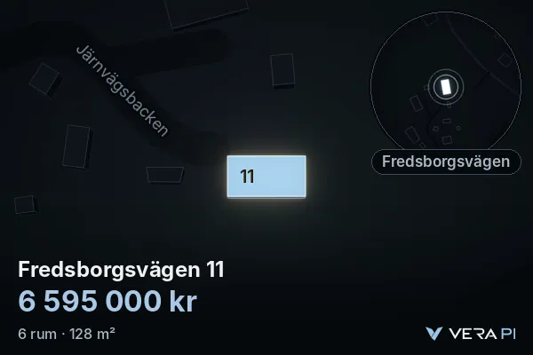 VERA PI:s bild av Fredsborgsvägen 11: huset i 3D, upplyst i blått, och kartan runt omkring