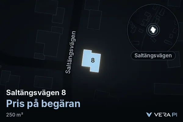 VERA PI:s bild av Saltängsvägen 8: huset i 3D, upplyst i blått, och kartan runt omkring
