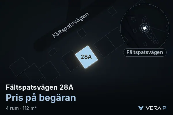 VERA PI:s bild av Fältspatsvägen 28A: huset i 3D, upplyst i blått, och kartan runt omkring
