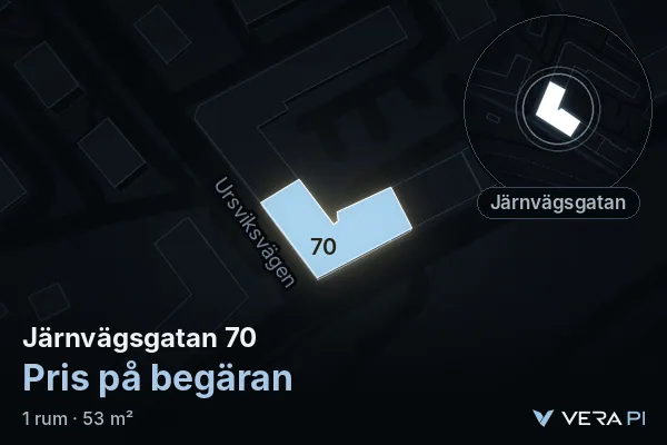 VERA PI:s bild av Järnvägsgatan 70: huset i 3D, upplyst i blått, och kartan runt omkring