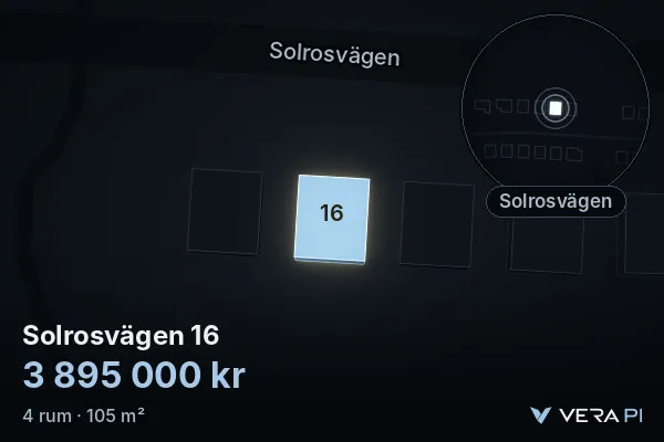 VERA PI:s bild av Solrosvägen 16: huset i 3D, upplyst i blått, och kartan runt omkring