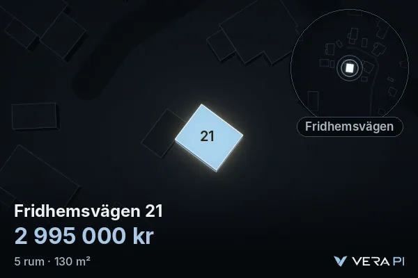 VERA PI:s bild av Fridhemsvägen 21: huset i 3D, upplyst i blått, och kartan runt omkring