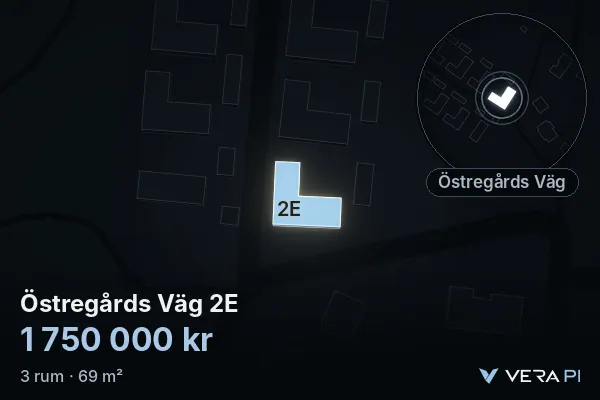 VERA PI's image of Östregårds Väg 2E: the building in 3D, lit in blue, and the map around it