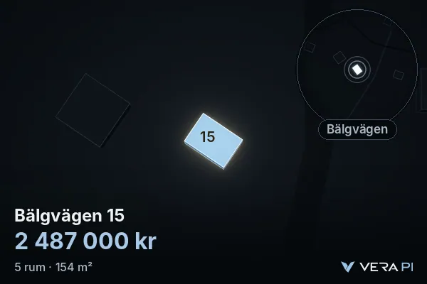 VERA PI:s bild av Bälgvägen 15: huset i 3D, upplyst i blått, och kartan runt omkring