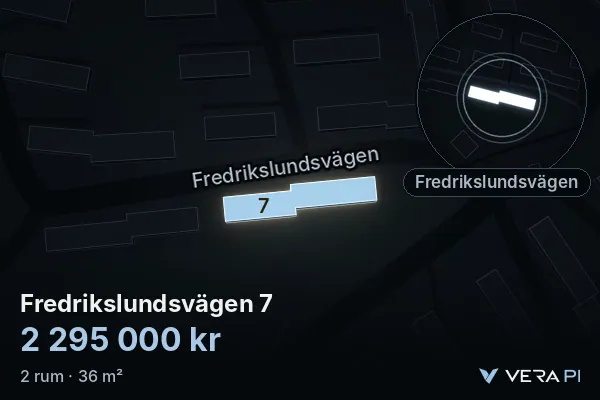 VERA PI:s bild av Fredrikslundsvägen 7: huset i 3D, upplyst i blått, och kartan runt omkring
