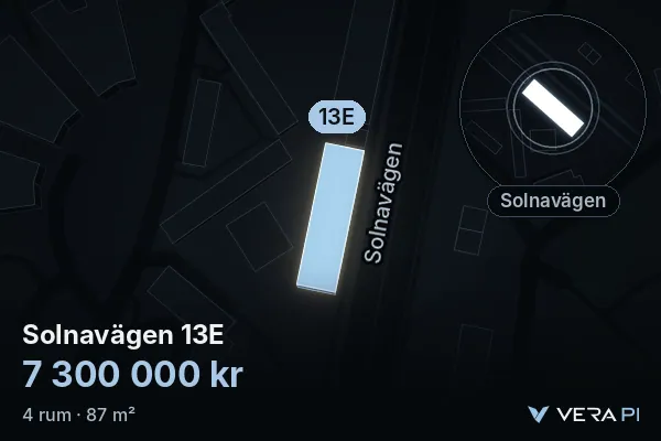 VERA PI:s bild av Solnavägen 13E: huset i 3D, upplyst i blått, och kartan runt omkring
