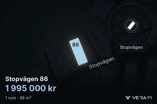 VERA PI:s bild av Stopvägen 86: huset i 3D, upplyst i blått, och kartan runt omkring