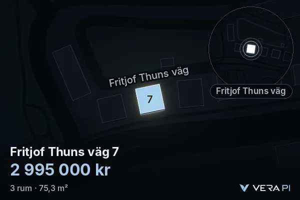 VERA PI:s bild av Fritjof Thuns väg 7: huset i 3D, upplyst i blått, och kartan runt omkring