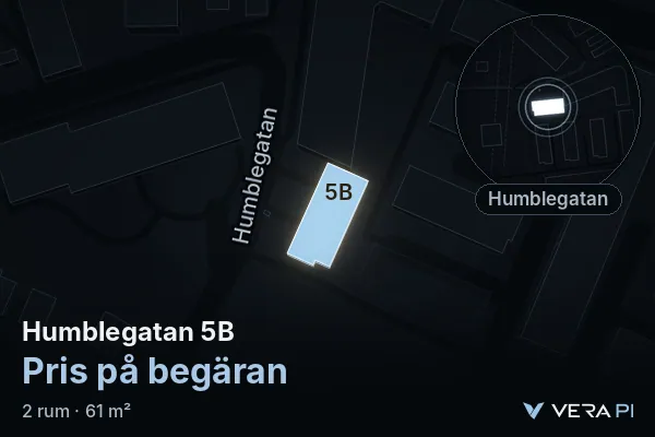 VERA PI:s bild av Humblegatan 5B: huset i 3D, upplyst i blått, och kartan runt omkring