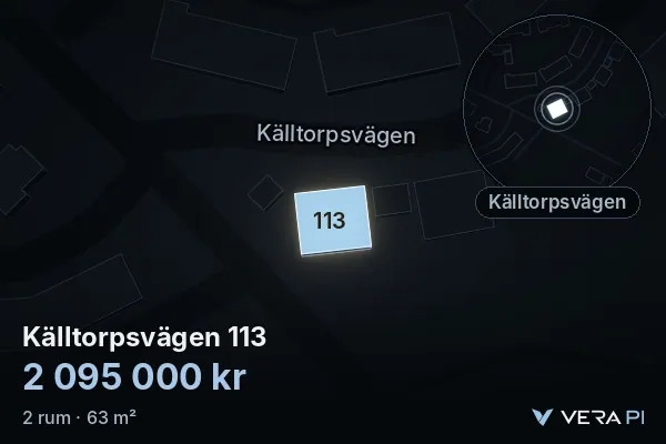 VERA PI:s bild av Källtorpsvägen 113: huset i 3D, upplyst i blått, och kartan runt omkring