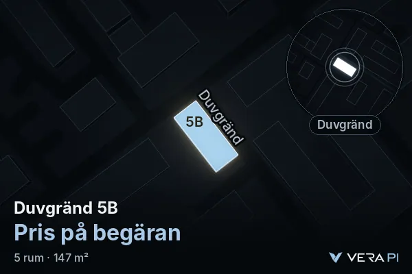 VERA PI:s bild av Duvgränd 5B: huset i 3D, upplyst i blått, och kartan runt omkring